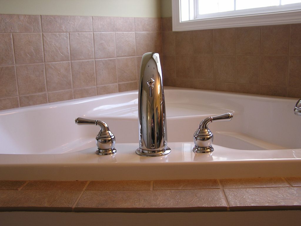 Carr Tile Tub Surround